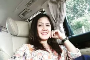 Usia 40-an, ini potret bukti Ine Sinthya 'Manis Manja' tetap awet muda