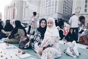 Jarang diekspos, 8 mama artis ini nggak kalah cantik dari anaknya