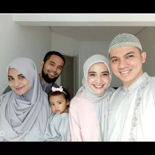 7 Pernikahan ini bikin sesama artis jadi saudara ipar, dunia sempit ya