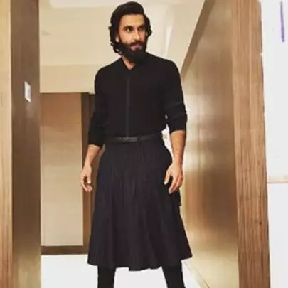 Bukan cuma Ranveer Singh, 5 seleb Hollywood ini juga hobi pakai rok