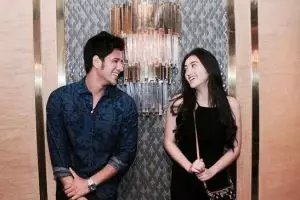 4 Seleb ini tetap setia menemani pasangannya saat tersandung kasus