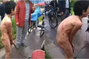Disuruh telanjang dan diikat di motor, cara ayah hukum anak ini sadis