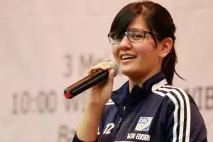 Ratu Tisha, Sekjen wanita pertama PSSI yang kuasai lima bahasa