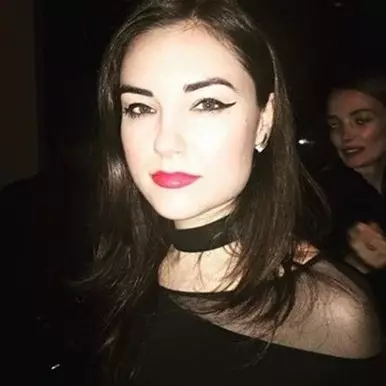 Berhenti jadi bintang porno, yang dilakukan Sasha Grey ini bikin kagum