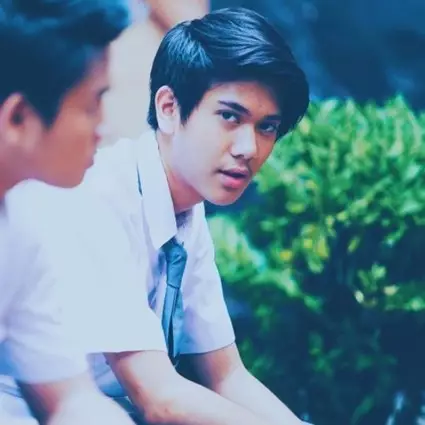 5 Film bukti Iqbaal CJR tak hanya jago nyanyi tapi juga aktor andal