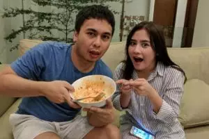 4 Nazar unik aktor/aktris saat filmnya tembus jutaan penonton