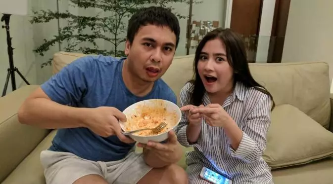 4 Nazar unik aktor/aktris saat filmnya tembus jutaan penonton