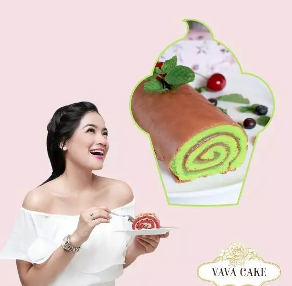 Dulu tak tertarik, 7 artis ini 'latah' buka bisnis kue kekinian