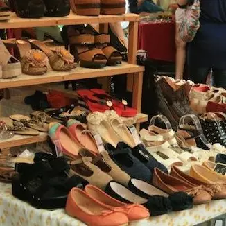 Barang-barang preloved jadi incaran anak muda kekinian, ini alasannya