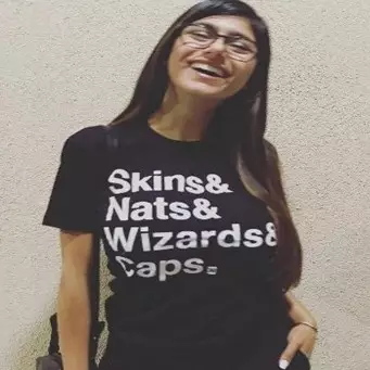 Ini komentar Mia Khalifa tentang film Dunkirk, bikin netizen geger