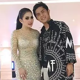 Didoakan berjodoh, ini 10 potret kebersamaan Syahrini &amp; Cakra Khan