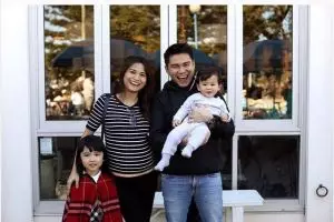 Perut membuncit, 10 style ala Acha Septriasa ini bisa jadi inspirasi