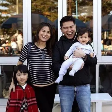 Perut membuncit, 10 style ala Acha Septriasa ini bisa jadi inspirasi