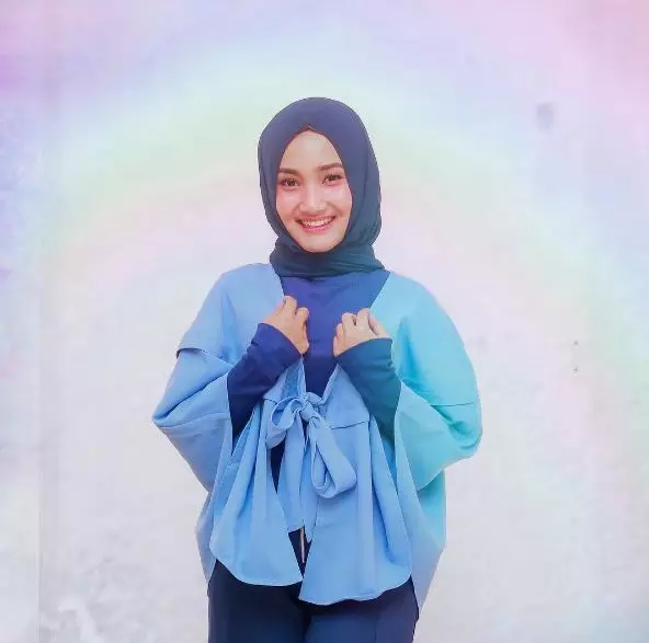 10 Potret Fatin Shidqia yang kini ganti gaya berhijab, makin stylist
