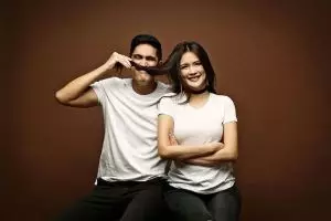 Siap menikah, ini 10 potret pre-wedding Marcel Chandrawinata & kekasih