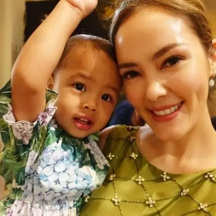 Lama tak muncul di layar kaca, begini kesibukan Cathy Sharon sekarang