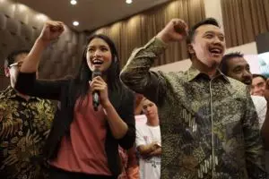 Intip beda gaya 3 asisten cantik yang dampingi para menteri Jokowi