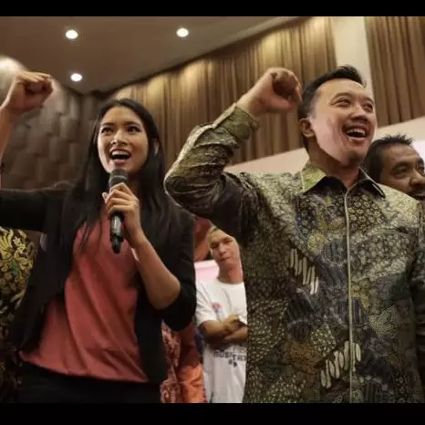 Intip beda gaya 3 asisten cantik yang dampingi para menteri Jokowi