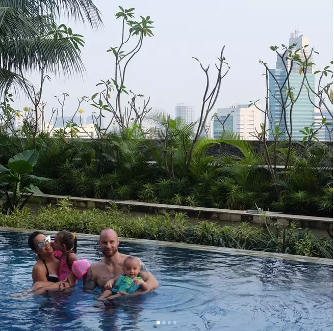 7 Tahun menikah, ini 10 foto kompaknya keluarga Melaney Ricardo