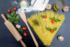 Kamu bisa nikmati berbagai hidangan khas Italia di hotel ini