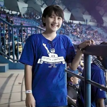 Siapa sangka gadis imut asal Tasikmalaya ini adalah wasit sepak bola
