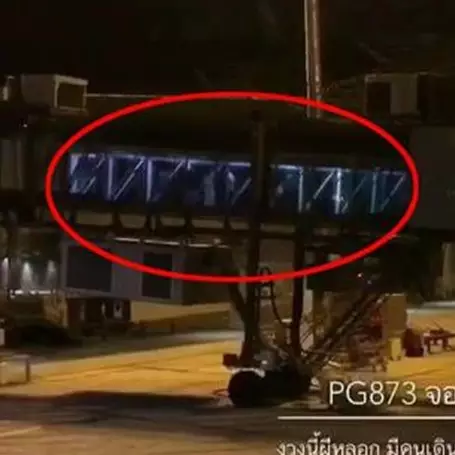 Video 'orang' keluar dari garbarata padahal tak ada pesawat ini serem