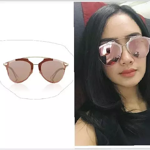 10 Aksesori artis Tanah Air berharga fantastis, casing HP setara motor