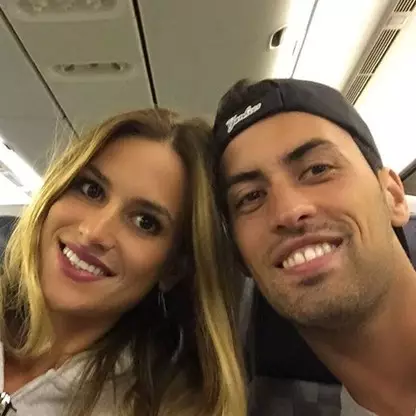 Potret memesona 10 istri pemain Barcelona, bikin dada berdesir