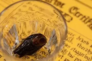 Wiski isi jempol manusia ini dijual mahal & jadi rebutan banyak orang