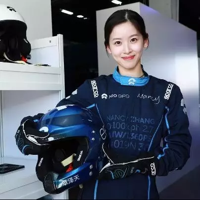 Ini miliarder cewek termuda di China yang bikin hati cowok berdesir