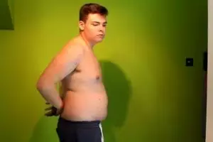 Hanya minum air selama 28 hari, transformasi cowok ini bikin takjub