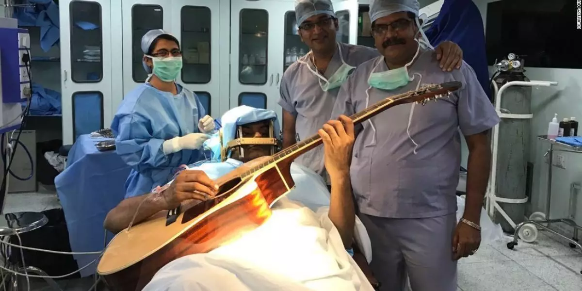 10 Lagu rock ini ternyata sering diputar dokter bedah di ruang operasi