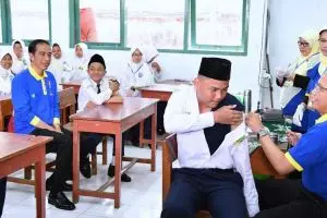 10 Foto ekspresi Jokowi di berbagai acara, masa wajah gini diktator?
