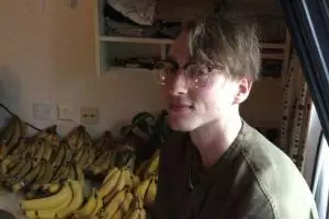 Cowok ini makan pisang 150 buah per minggu, alasannya bikin melongo