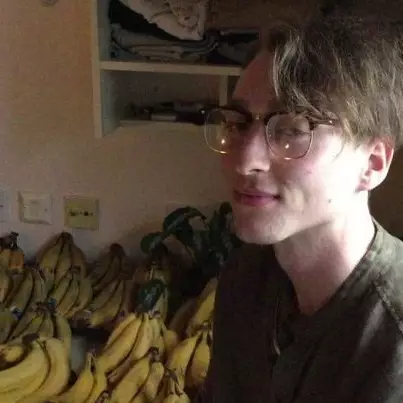 Cowok ini makan pisang 150 buah per minggu, alasannya bikin melongo