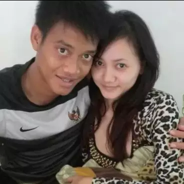 Bukan uang, ini alasan wanita cantik suka sama pemain bola