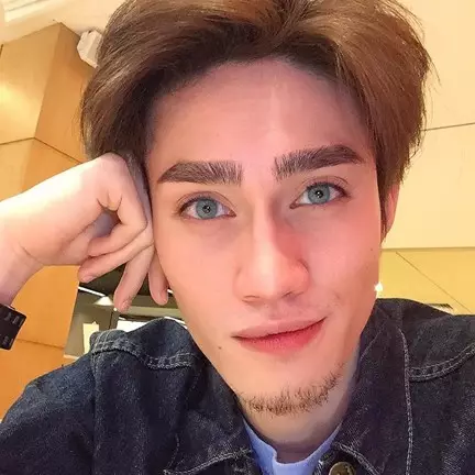 10 Foto Wahyu Syed Yunus, pria Melayu yang disebut mirip tokoh Disney