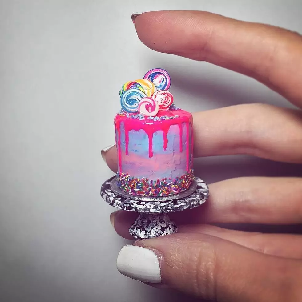 Ini 10 kue terkecil di dunia, bikin gemes lihatnya