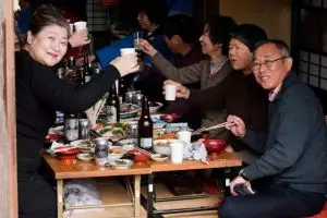 5 Negara ini punya penduduk paling panjang umur sedunia, 3 dari Asia