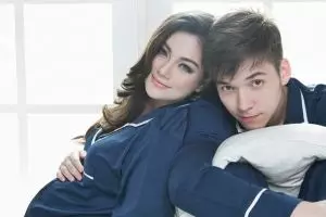 Stefan William ultah, Celine Evangelista beri bunga & ciuman mesra!