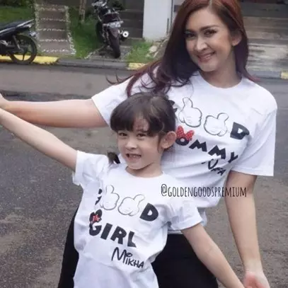 10 Foto momen keseruan Nafa Urbach bareng sang buah hati, kompak abis