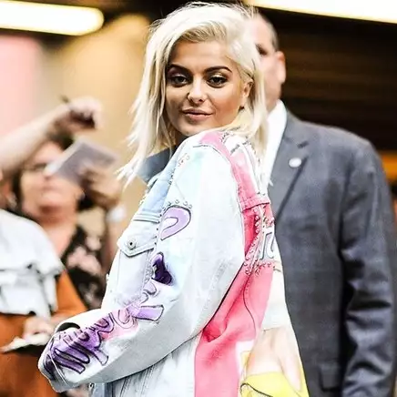 Rambah dunia fashion, Bebe Rexha luncurkan koleksi statement jacket
