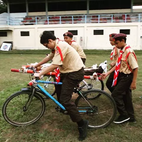 10 Foto bukti anak kecil saja tahu arti kerja sama, yang dewasa nyadar