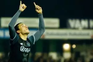 7 Selebrasi Ezra Walian saat cetak gol di klubnya, kapan buat timnas?