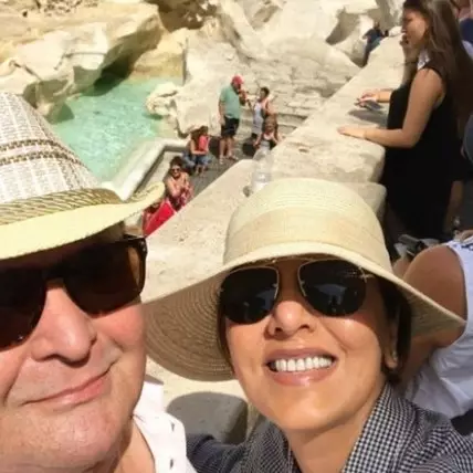 Biasa glamor, 10 seleb Bollywood ini tampil sederhana saat liburan