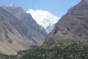 10 Potret indahnya 'atap dunia' Kamakoram, piknik yuk!