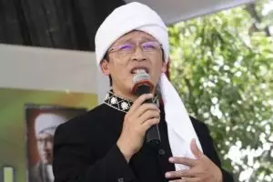 Tak cuma Opick, 3 ustaz ini rumah tangganya juga goyah karena poligami