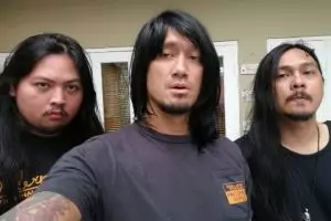 10 Potret persahabatan Tora Sudiro dan Stevi Item, bromance abis