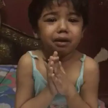 Video anak yang ditampar saat belajar menghitung ini bikin geram