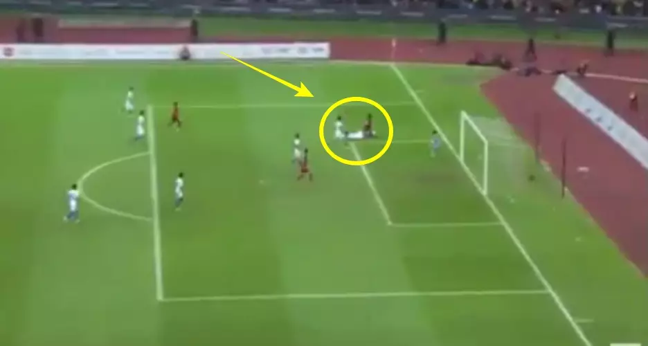  Momen saat Osvaldo dilanggar, apakah penalti?